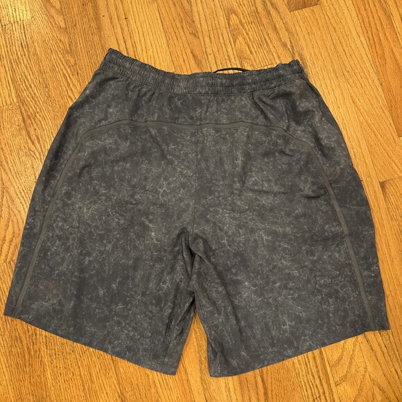 Lululemon Shorts Mens Large Blue Pace Breaker Training Performance Gym Stretch - Picture 5 of 10